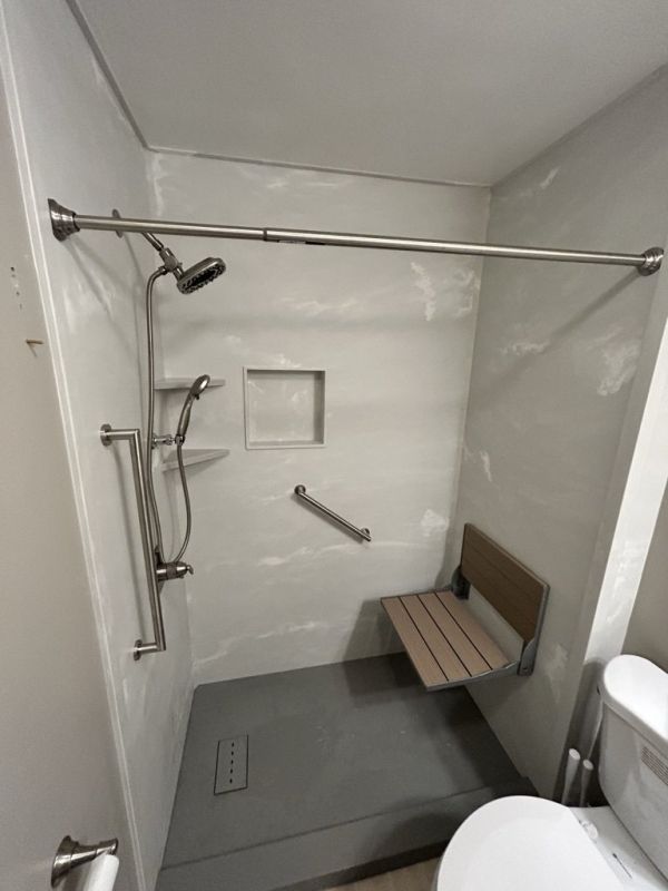 Top Tub To Shower Conversion Companies in Clinton, IA